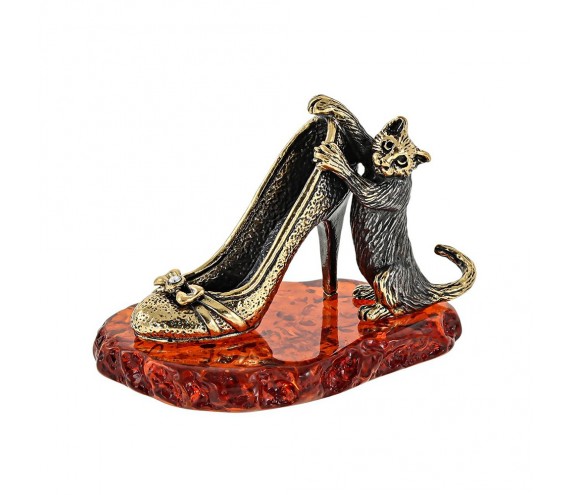 Кот Проказник с туфелькой