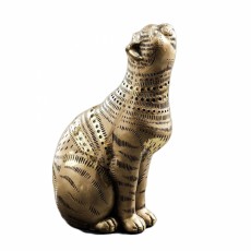 Кошка смотрит вверх БФ130